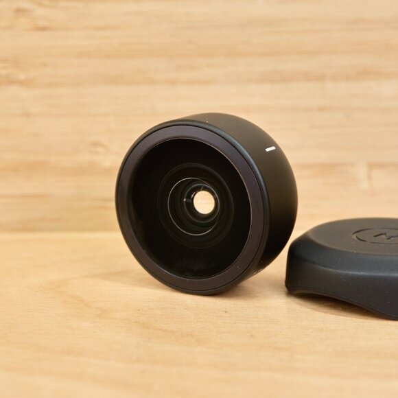 Moment Super Fisheye 170 Degree Mobile Lens/ Smartphone Camera Accessory - Picture 1 of 7